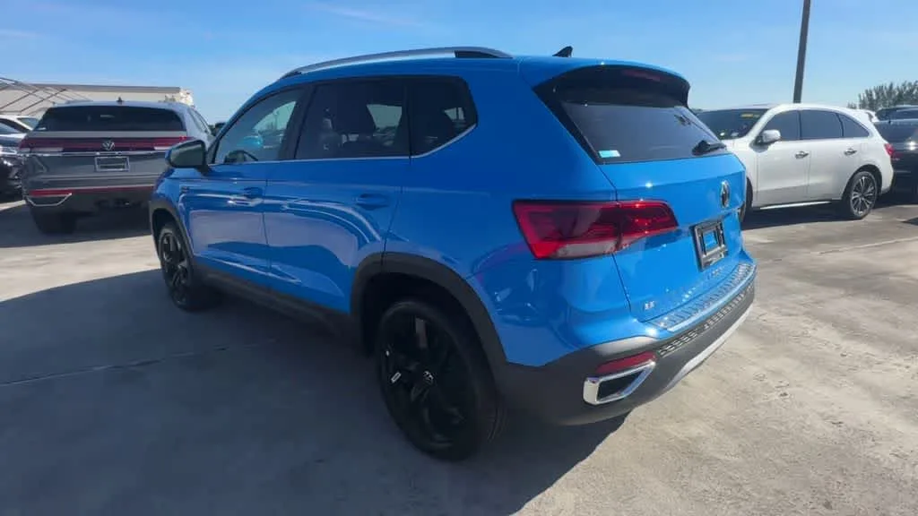 2024 Volkswagen Taos SE photo 6