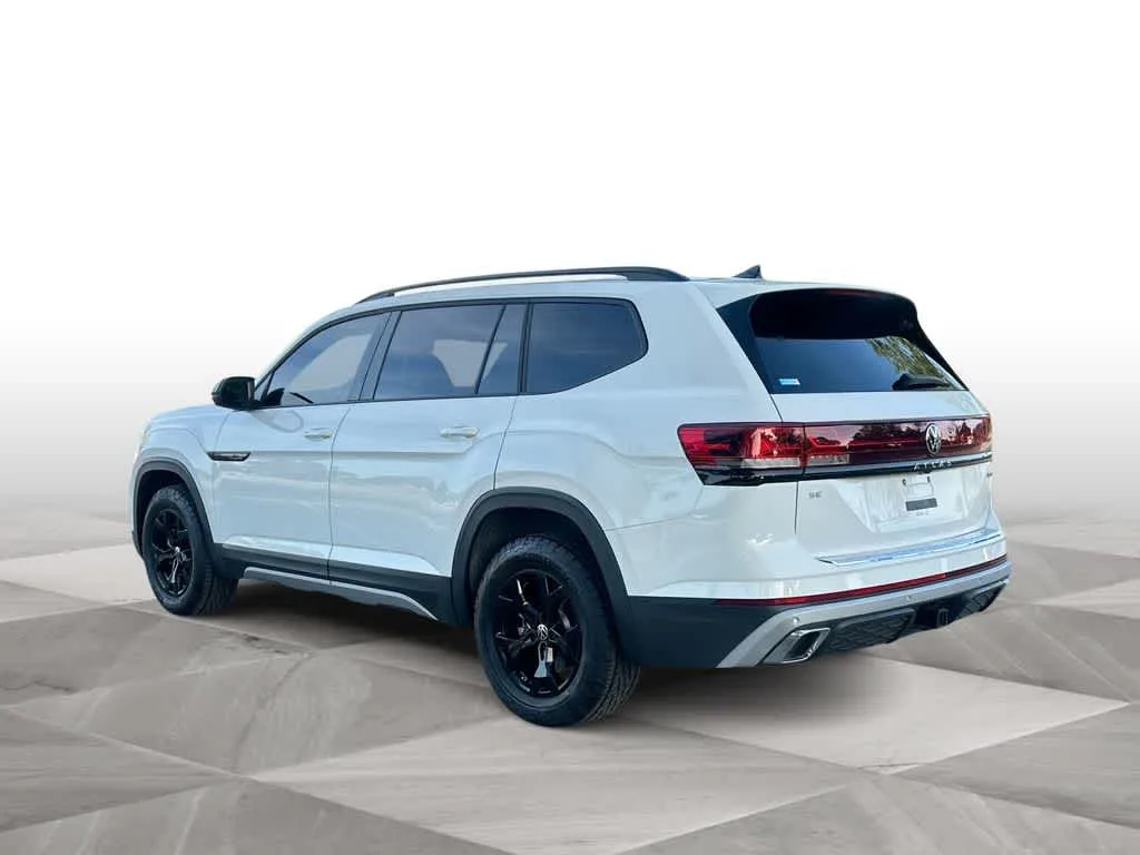 2024 Volkswagen Atlas 2.0T Peak Edition SE w/Technology photo 6