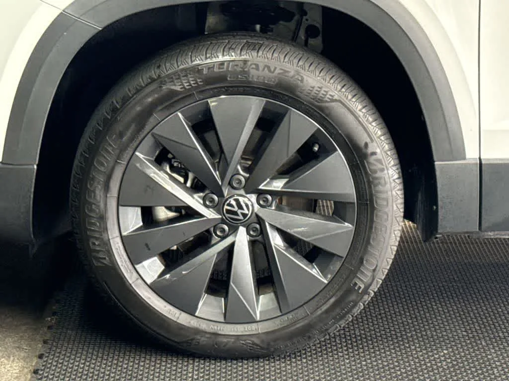 2024 Volkswagen Taos S photo 11