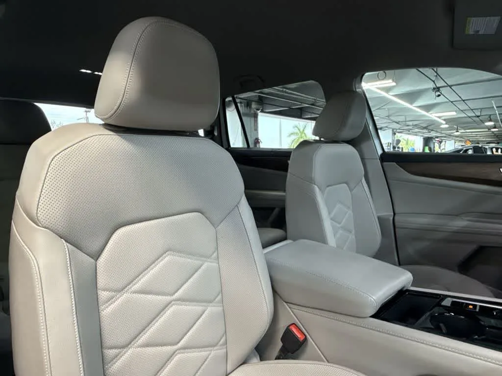 2024 Volkswagen Atlas 2.0T SE w/Technology photo 27