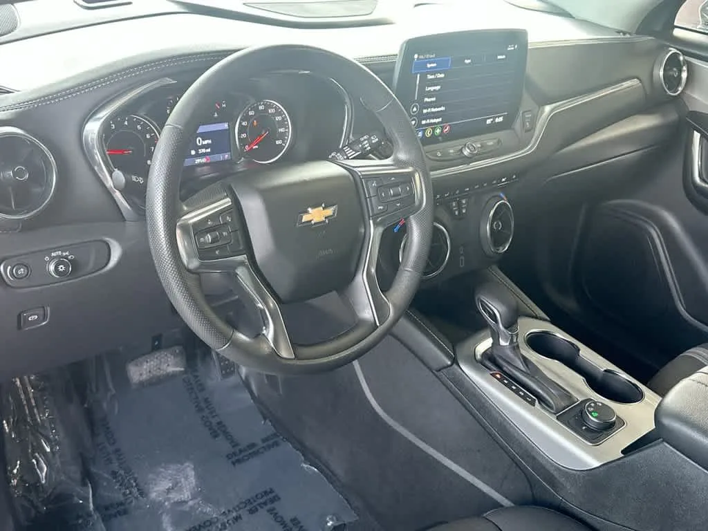2025 Chevrolet Blazer LT photo 13
