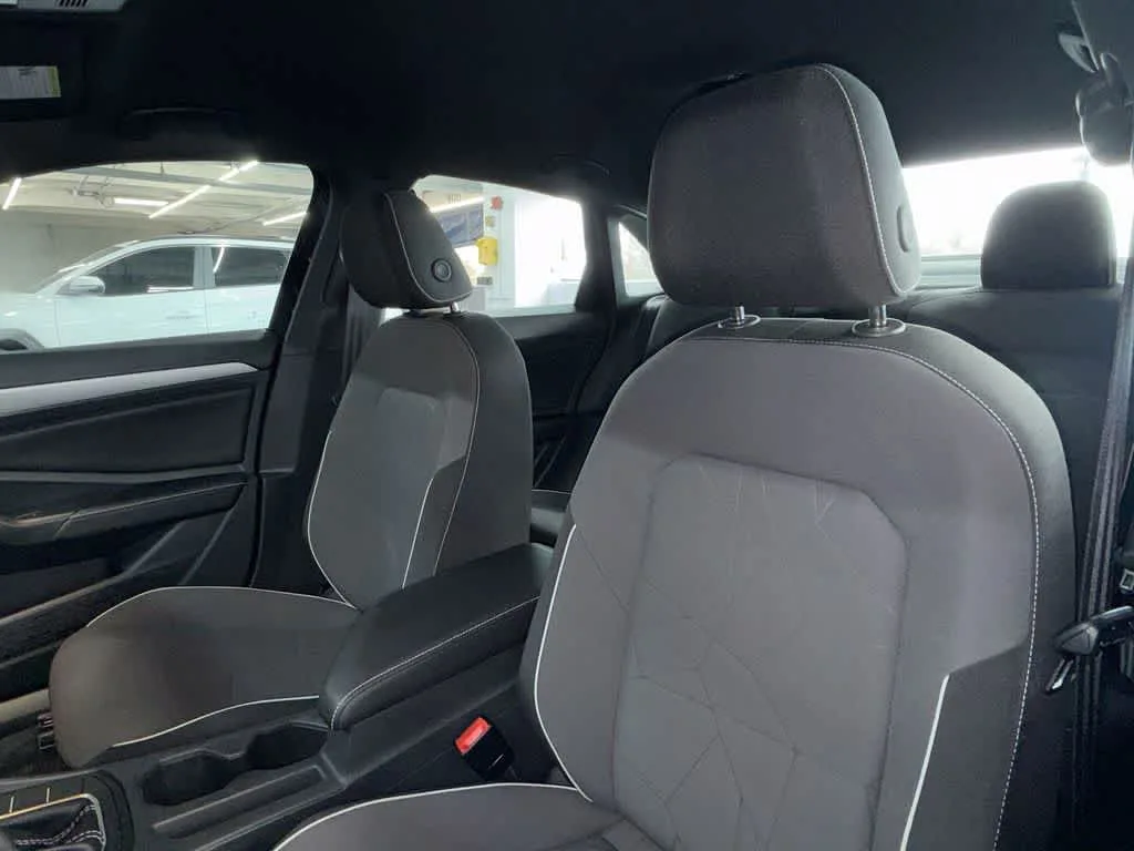 2026 Volkswagen Jetta Sport photo 14