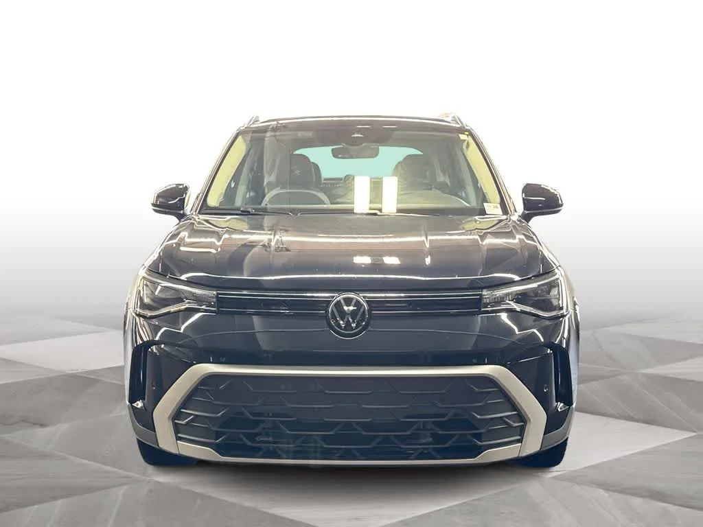 2026 Volkswagen Taos SE photo 3