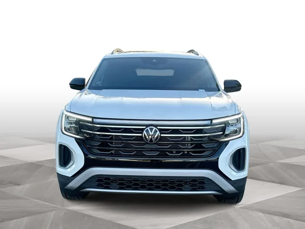 2024 Volkswagen Atlas 2.0T Peak Edition SE w/Technology photo 3