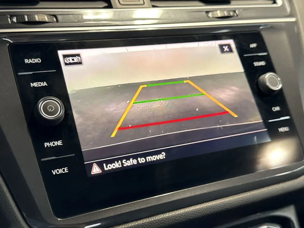 2023 Volkswagen Tiguan SE R-Line Black photo 18