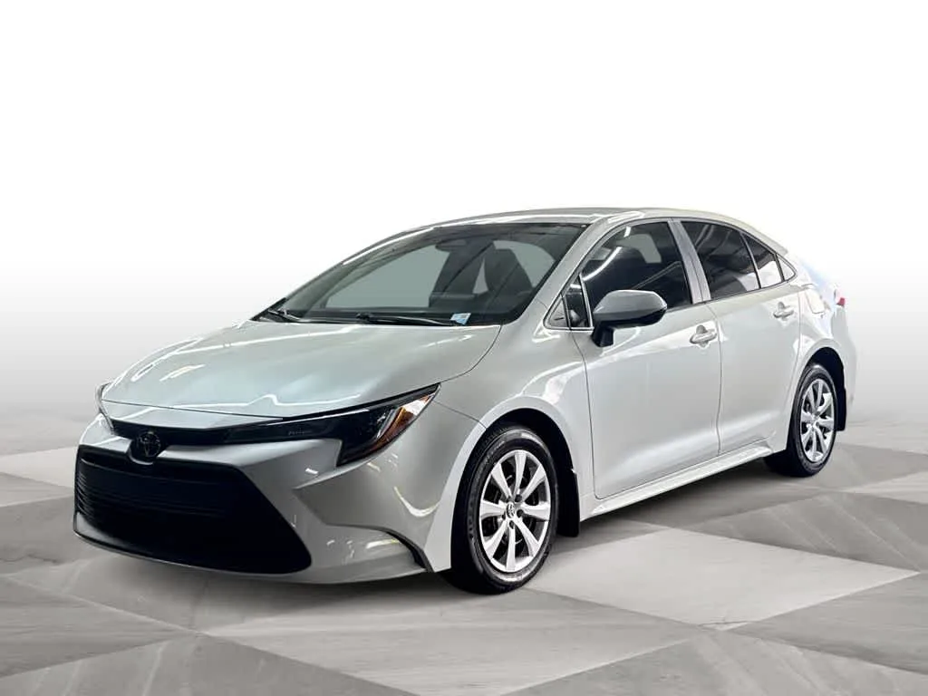 2026 Toyota Corolla LE photo 4
