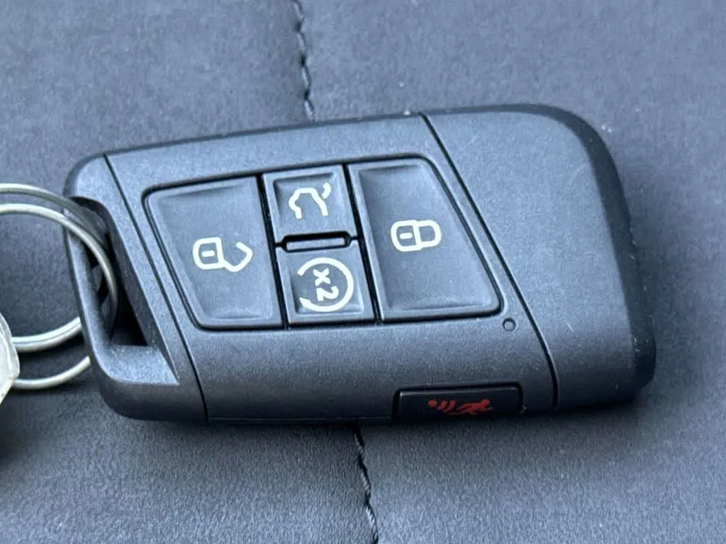2026 Volkswagen Taos SE photo 28