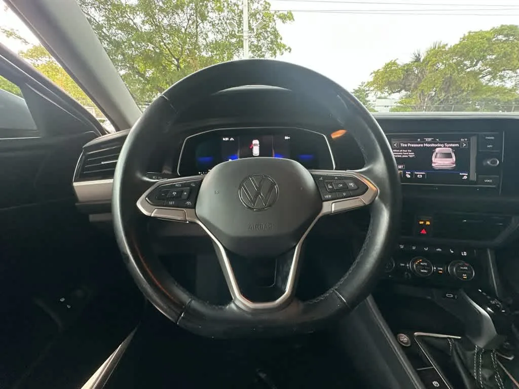 2022 Volkswagen Jetta SE photo 15