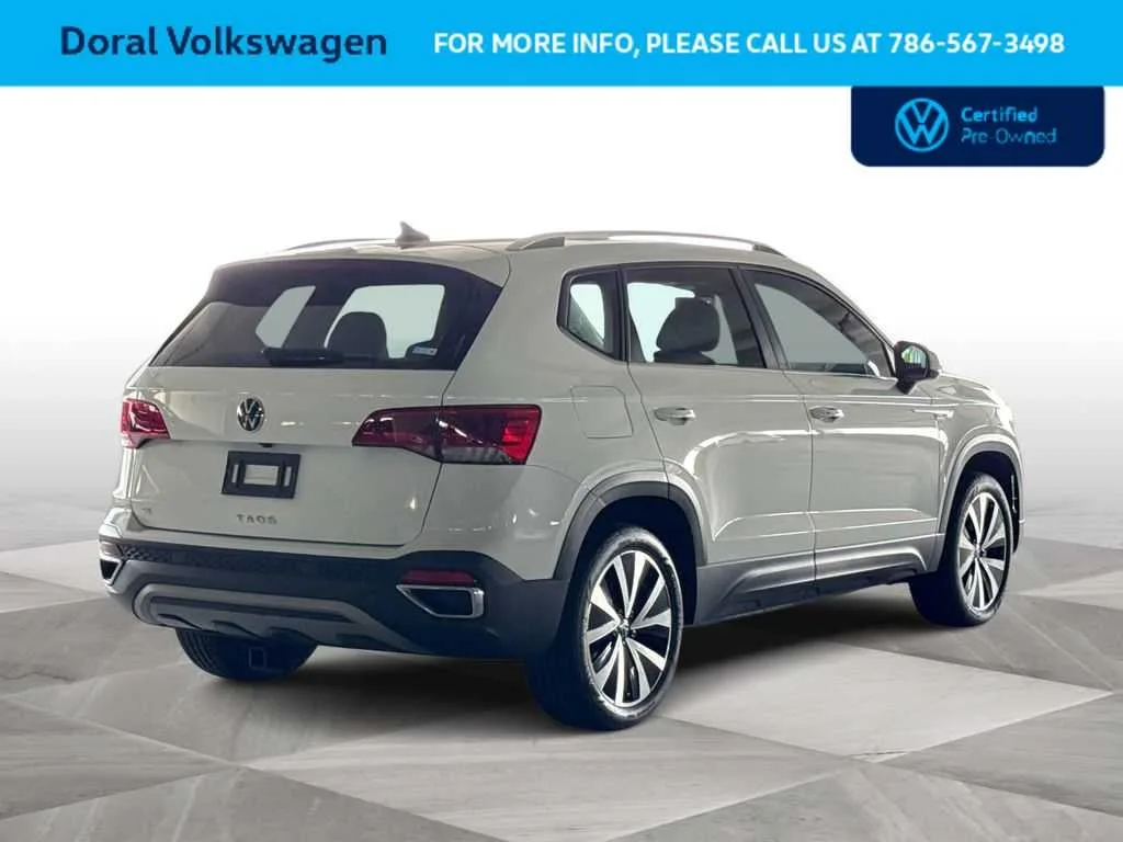 2023 Volkswagen Taos SE photo 8