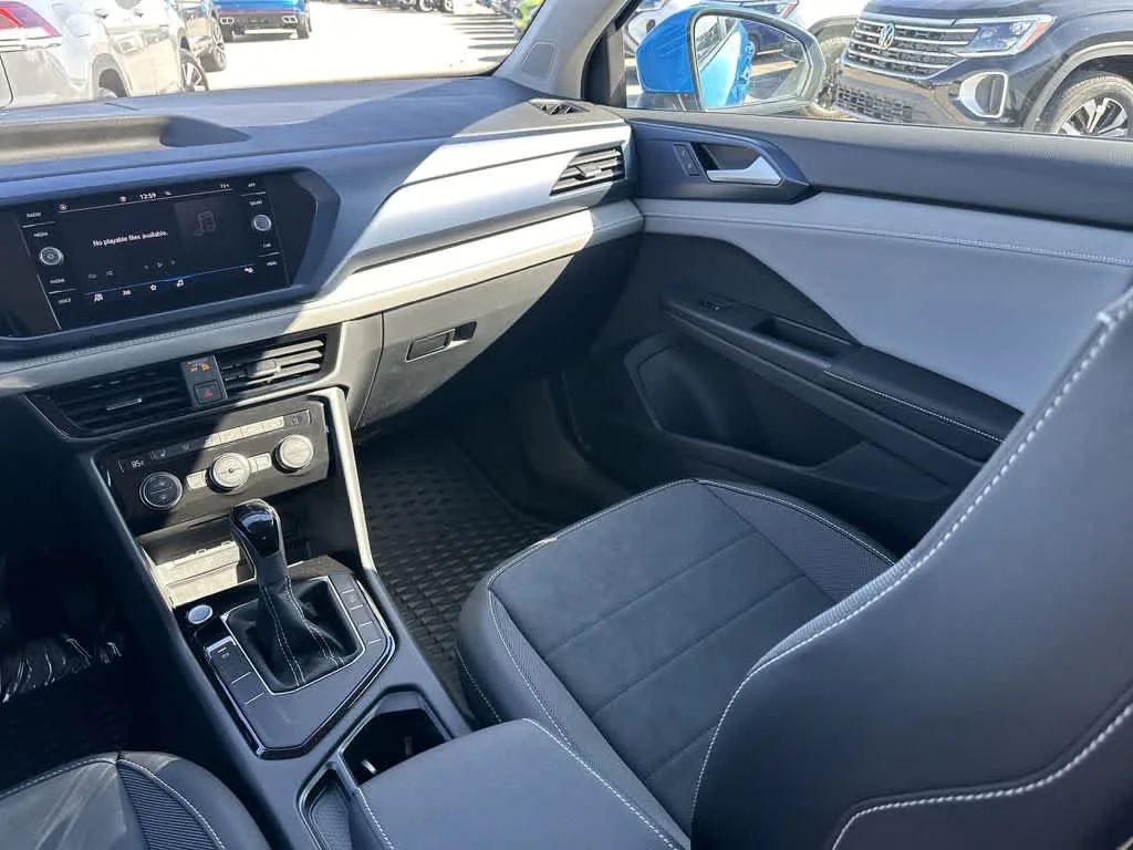 2024 Volkswagen Taos SE photo 11