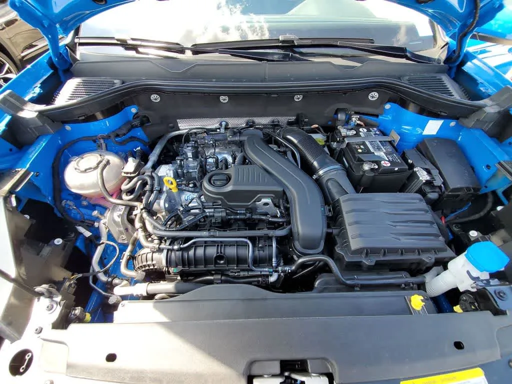 2023 Volkswagen Taos SE photo 18