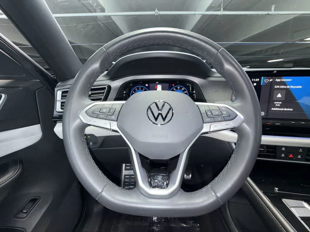 2024 Volkswagen Atlas Cross Sport 2.0T SEL Premium R-Line photo 15