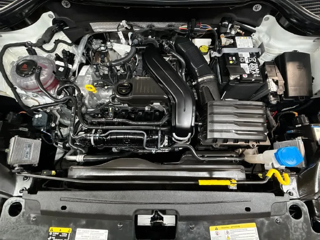 2026 Volkswagen Taos SE photo 12