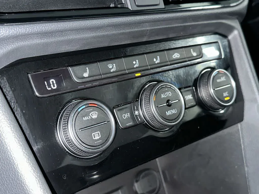 2024 Volkswagen Taos SE photo 20
