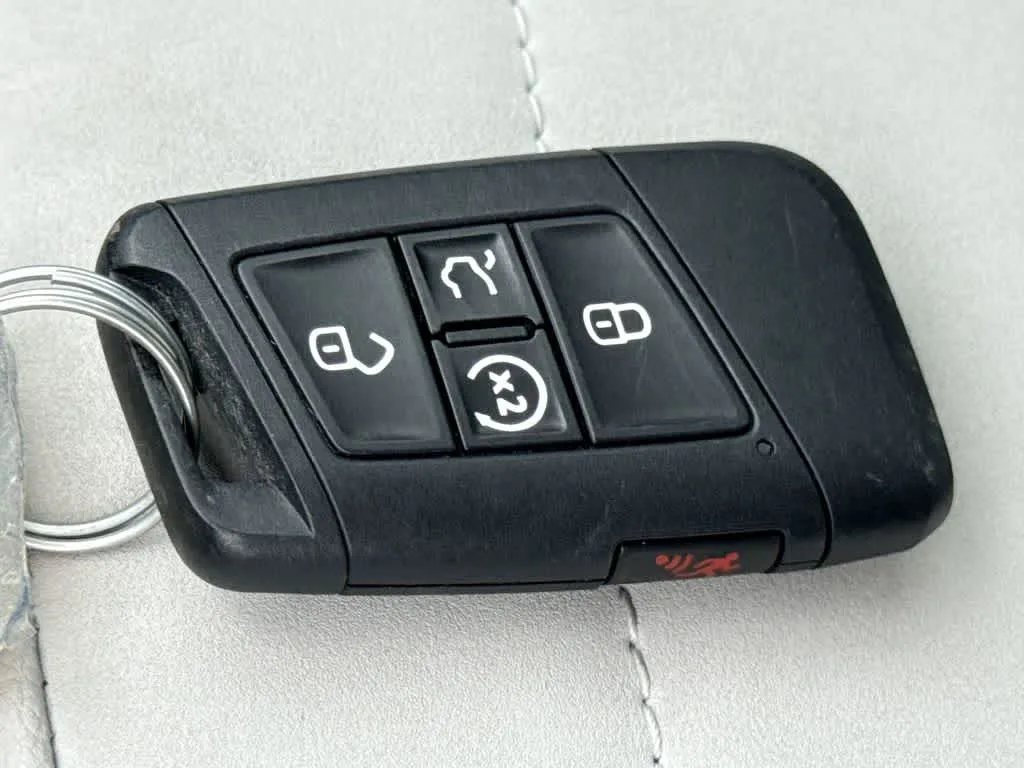 2026 Volkswagen Taos SE photo 28