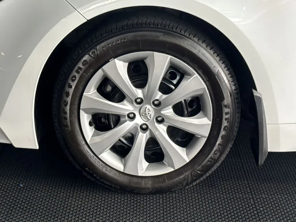 2026 Toyota Corolla LE photo 11