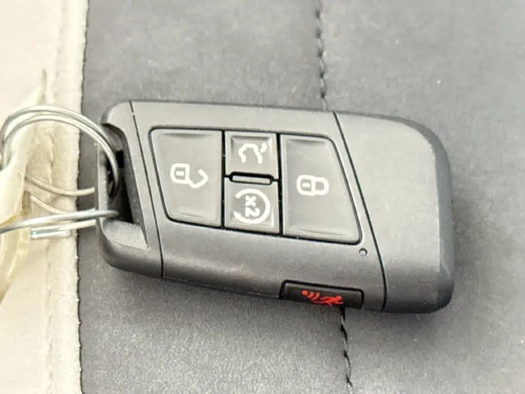2026 Volkswagen Taos SE photo 28