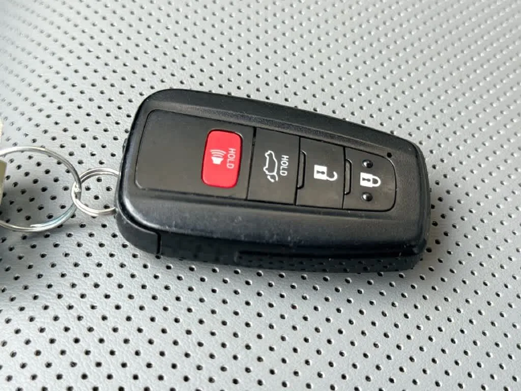 2019 Toyota RAV4 Limited photo 28