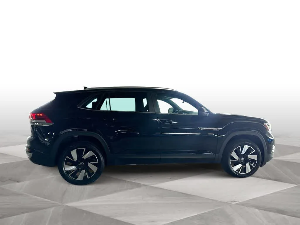 2024 Volkswagen Atlas Cross Sport 2.0T SE w/Technology photo 9