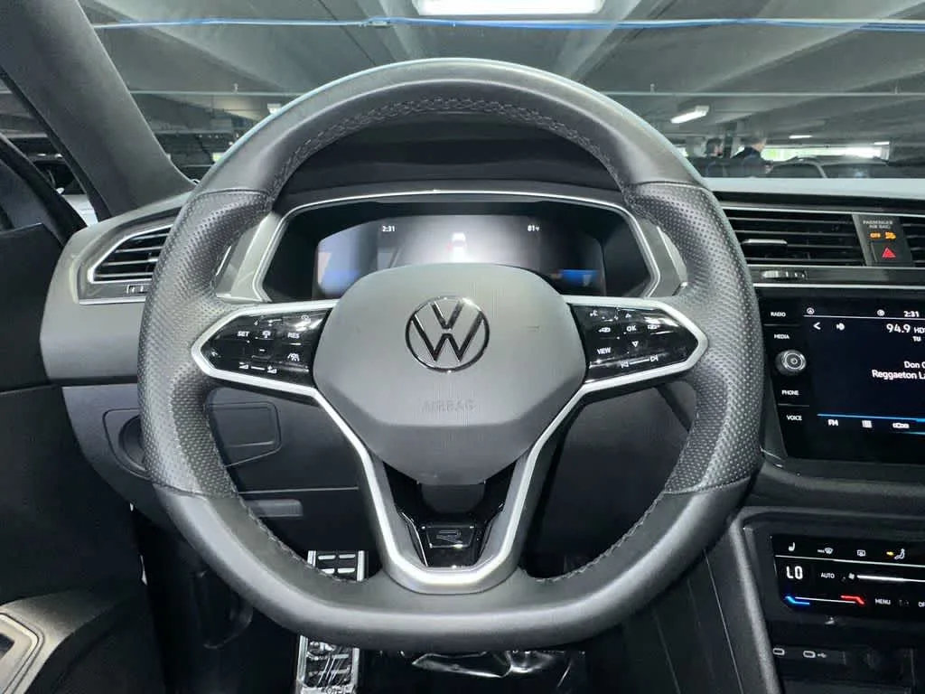 2024 Volkswagen Tiguan SE R-Line Black photo 15