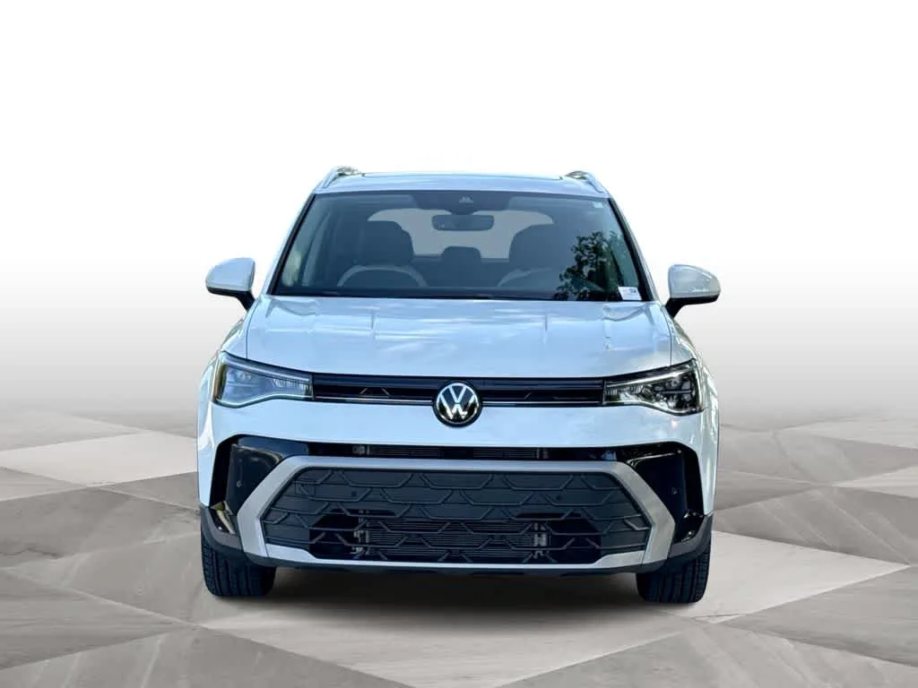 2026 Volkswagen Taos SE photo 3