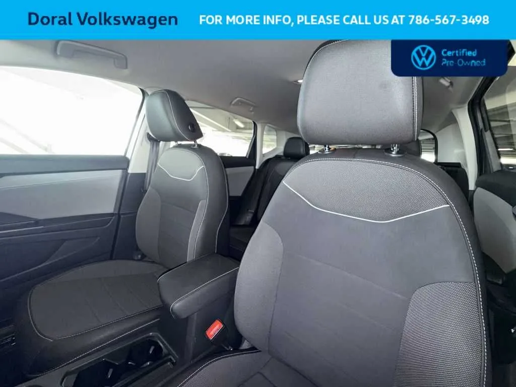 2024 Volkswagen Taos SE photo 14