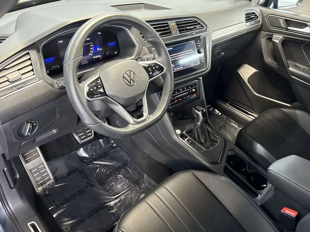 2023 Volkswagen Tiguan SE R-Line Black photo 13