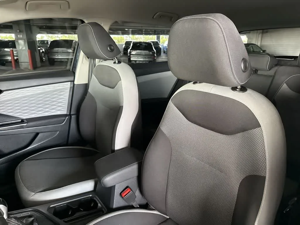 2024 Volkswagen Taos S photo 14