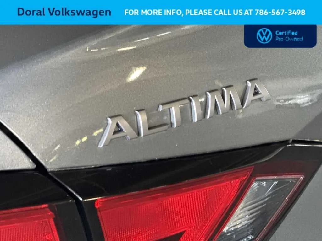 2023 Nissan Altima 2.5 SV photo 10