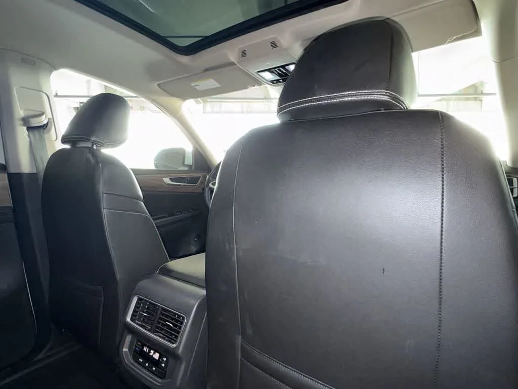 2024 Volkswagen Atlas 2.0T SE w/Technology photo 23