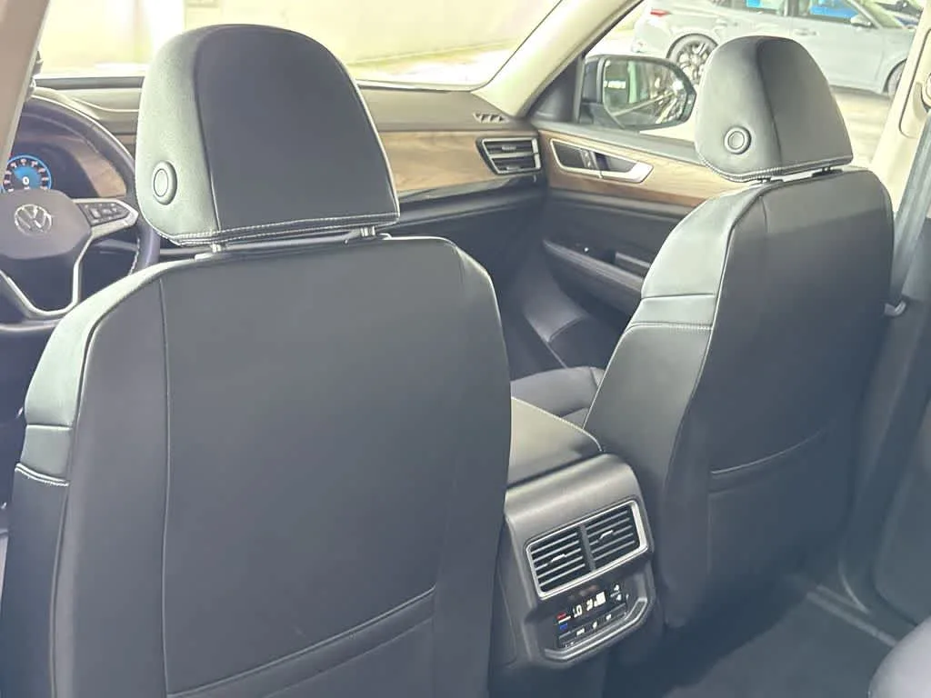2026 Volkswagen Atlas 2.0T SE w/Technology photo 23