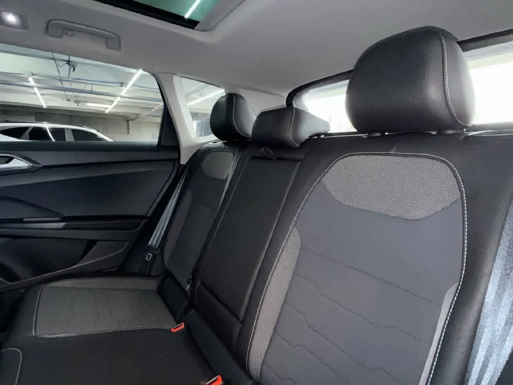 2026 Volkswagen Taos SE Black photo 22