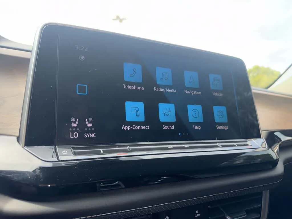 2024 Volkswagen Atlas 2.0T SE w/Technology photo 18