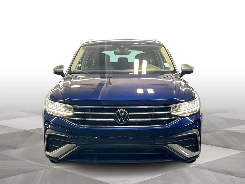 2024 Volkswagen Tiguan Wolfsburg Edition photo 3