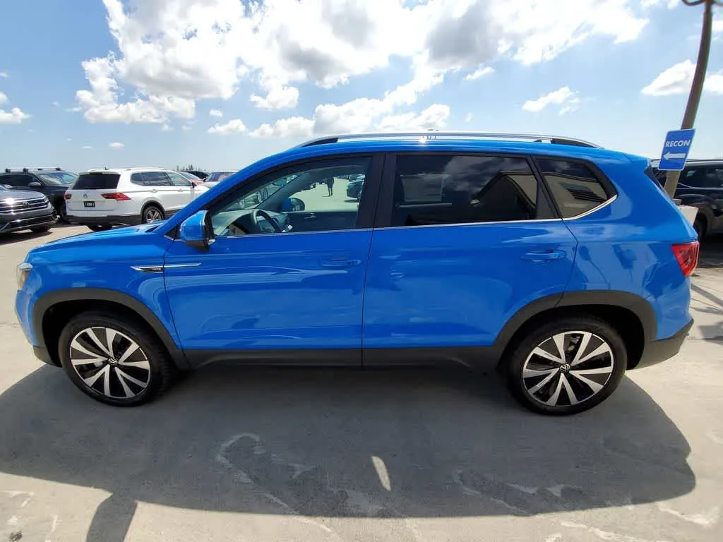 2023 Volkswagen Taos SE photo 16