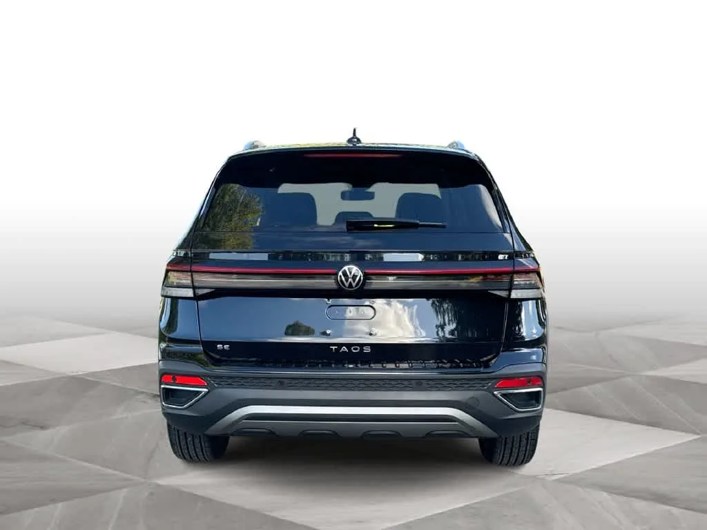 2026 Volkswagen Taos SE photo 7