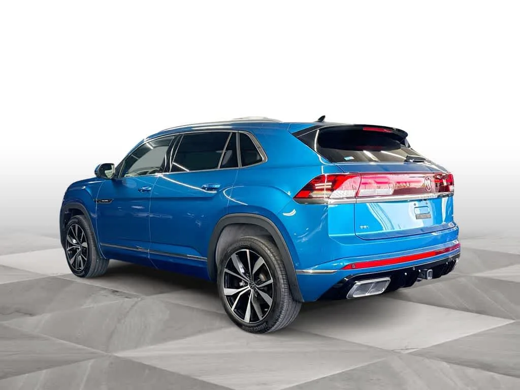 2024 Volkswagen Atlas Cross Sport 2.0T SEL Premium R-Line photo 6