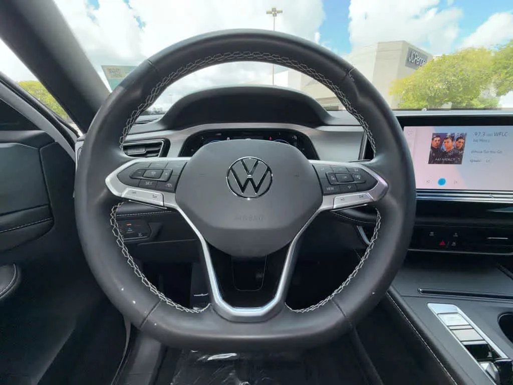 2025 Volkswagen Atlas Cross Sport 2.0T SE photo 15