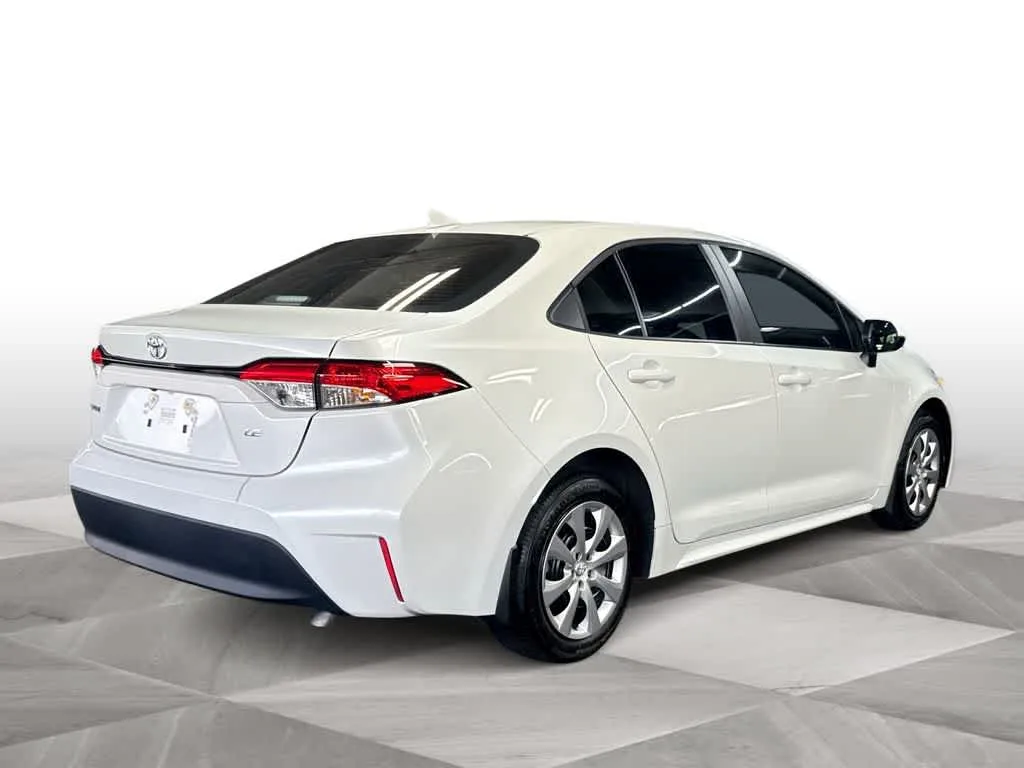 2026 Toyota Corolla LE photo 8