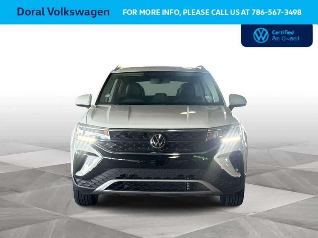 2022 Volkswagen Taos SE photo 3