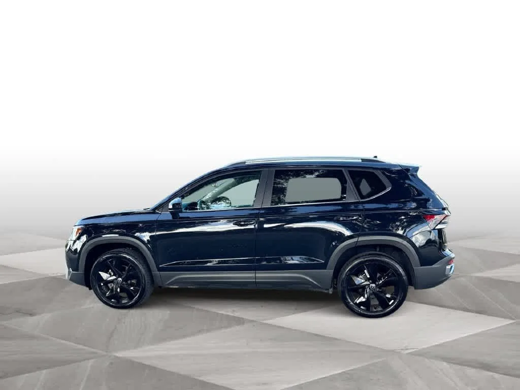 2026 Volkswagen Taos SE photo 5