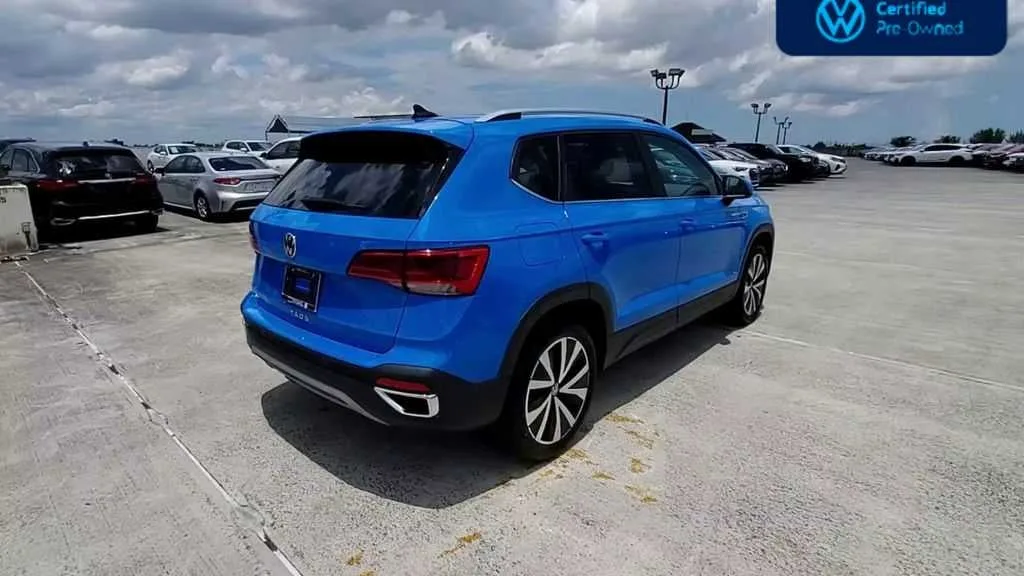 2023 Volkswagen Taos SE photo 8