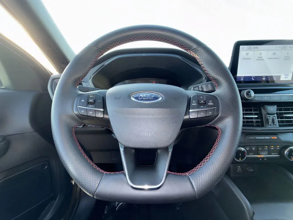 2025 Ford Escape ST-Line photo 15
