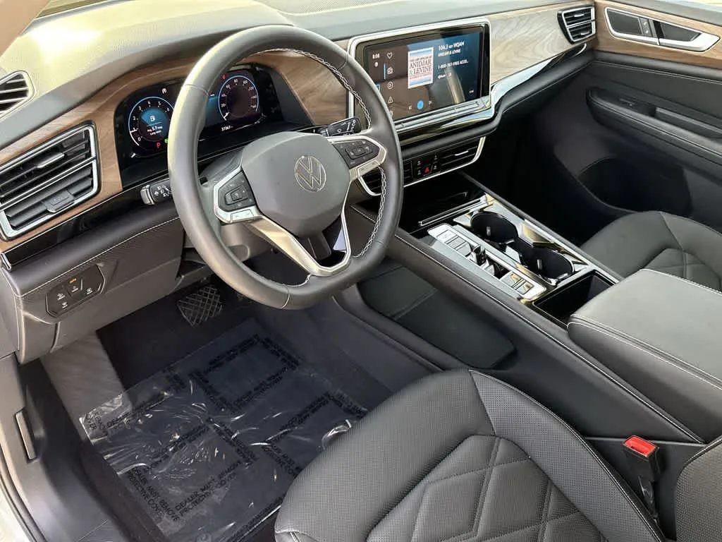 2024 Volkswagen Atlas 2.0T SE w/Technology photo 13
