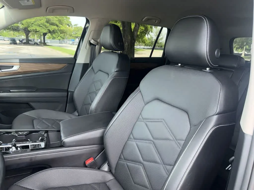 2024 Volkswagen Atlas 2.0T SE w/Technology photo 14