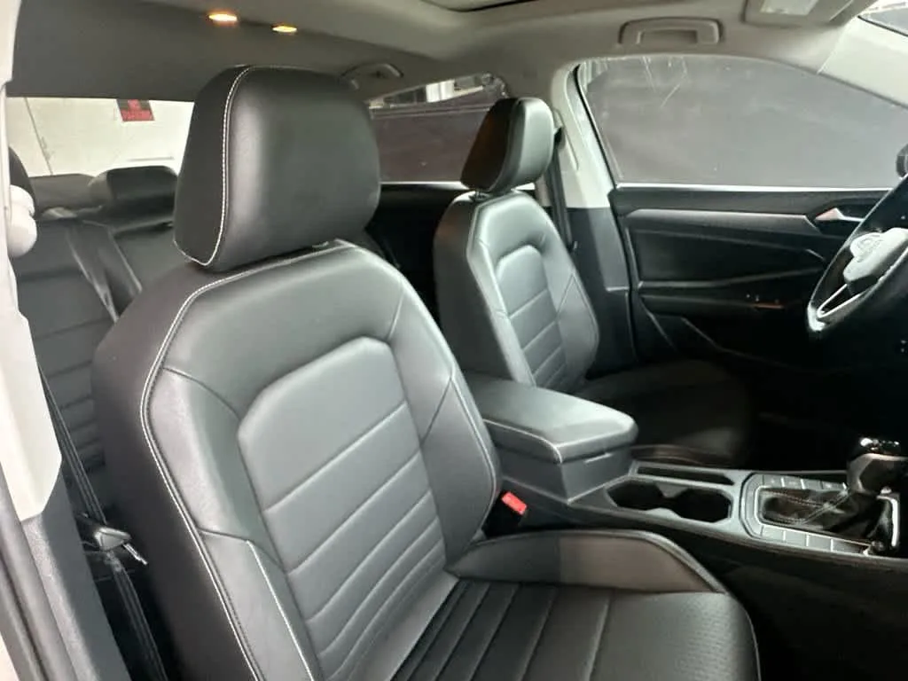 2022 Volkswagen Jetta SE photo 27