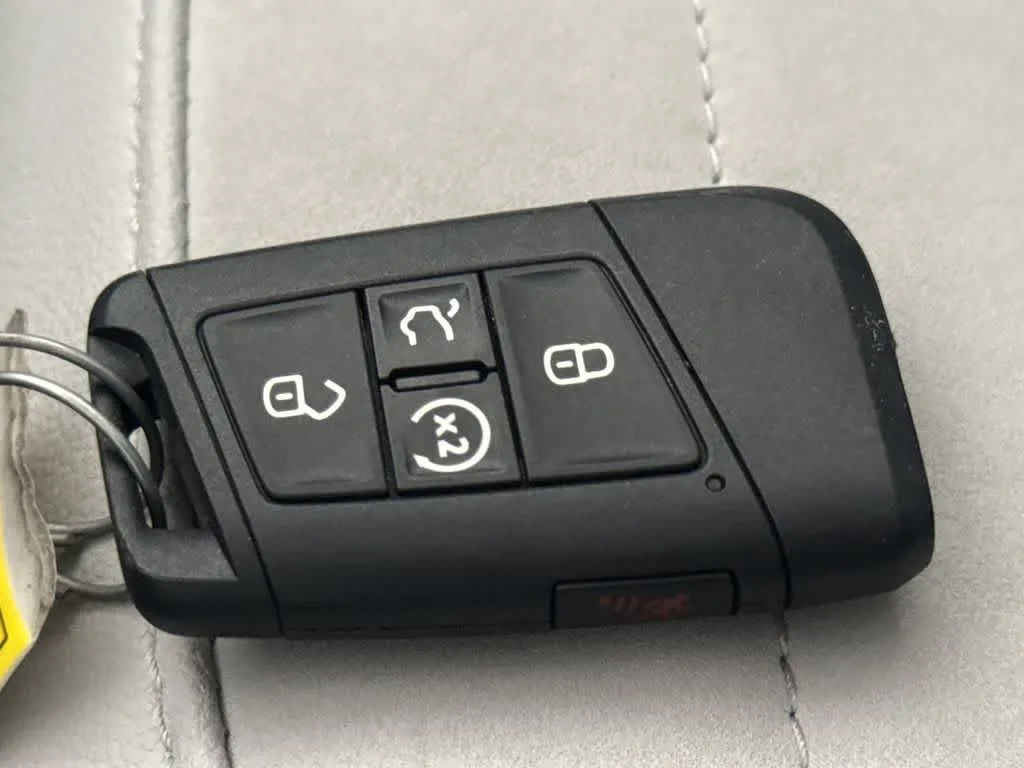2026 Volkswagen Taos SE photo 28