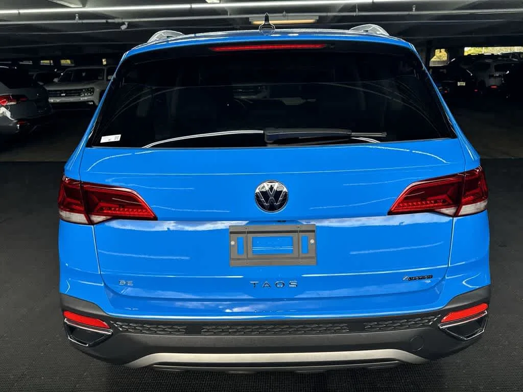 2024 Volkswagen Taos SE photo 7