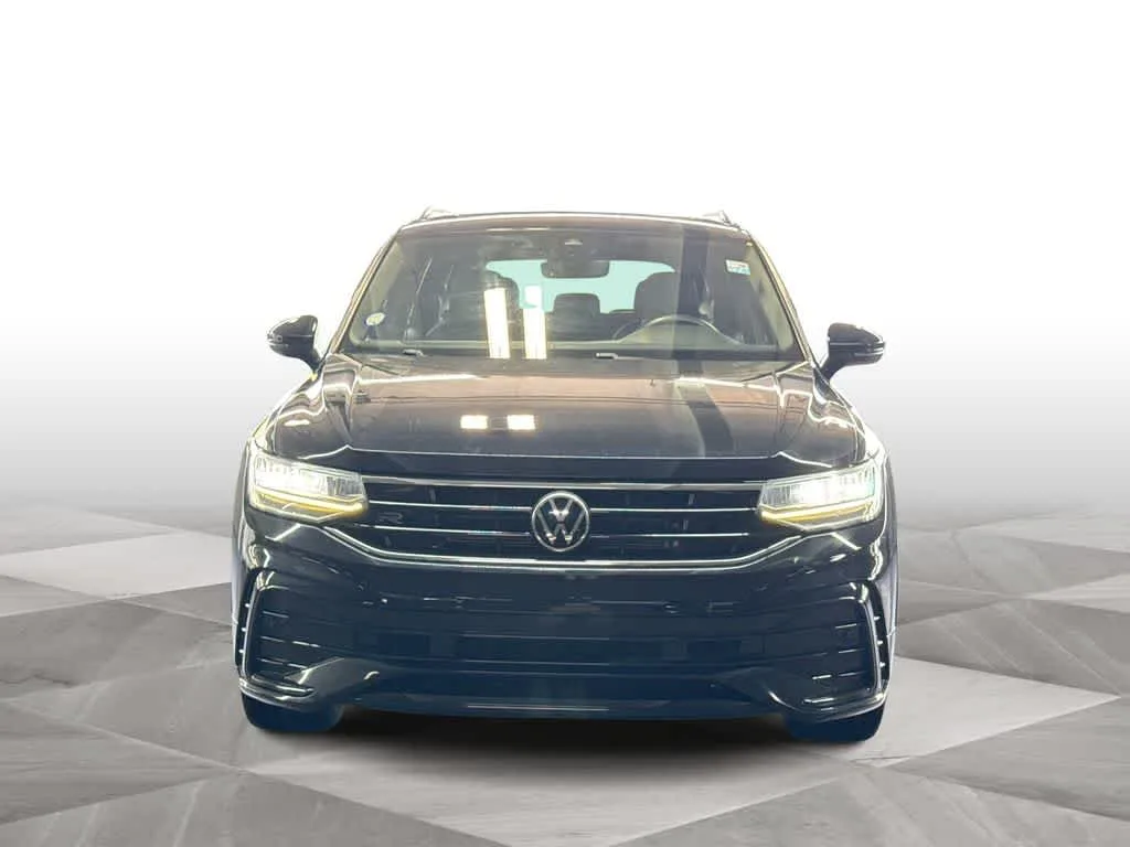 2023 Volkswagen Tiguan SE R-Line Black photo 3