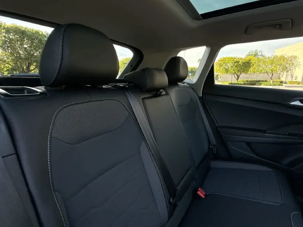 2026 Volkswagen Taos SE Black photo 26